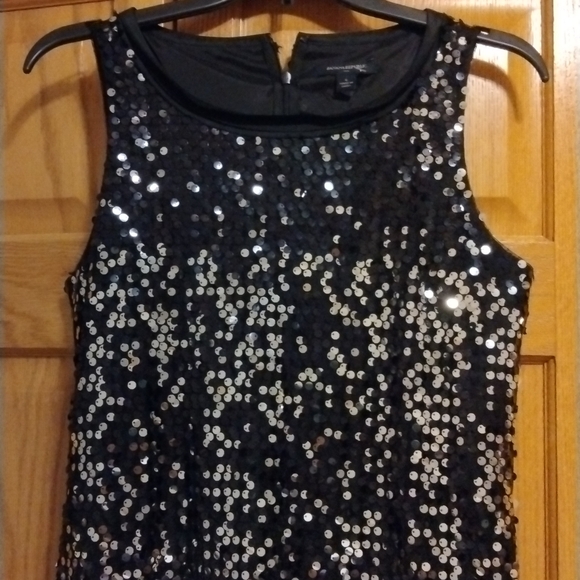 Women's Banana Republic Black Sequins Dress - Picture 3 of 4